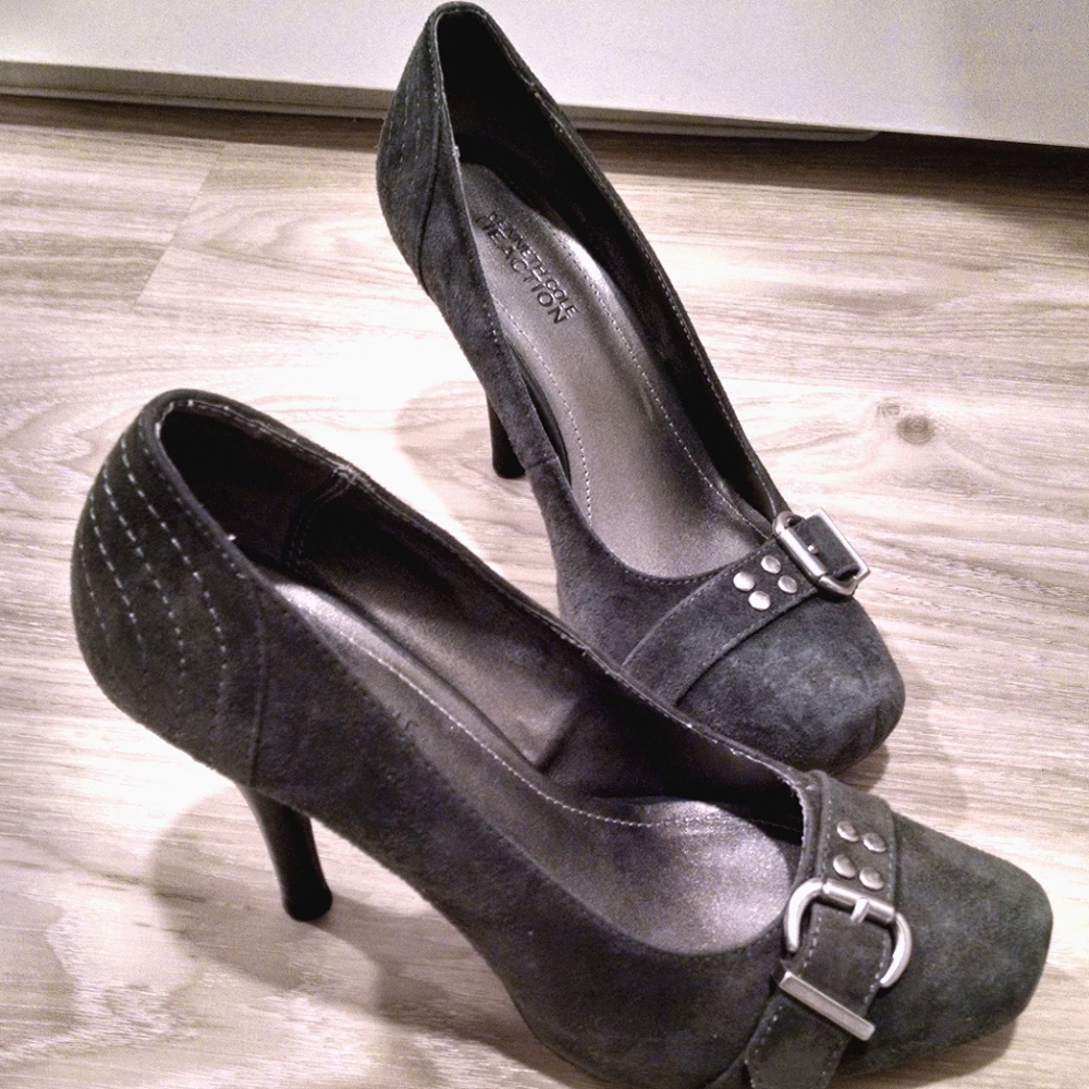 Suede Kenneth Cole Reaction Pumps, Size 5.5